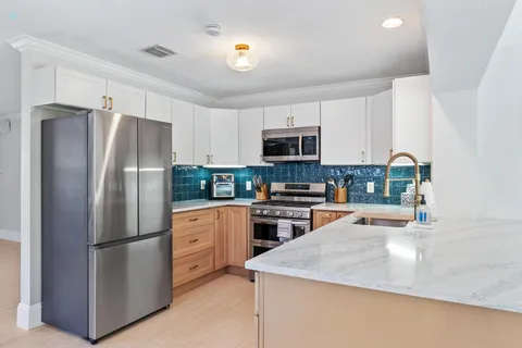 $625,000 | 511 Ivy Avenue, Palm Beach Gardens, FL 33410