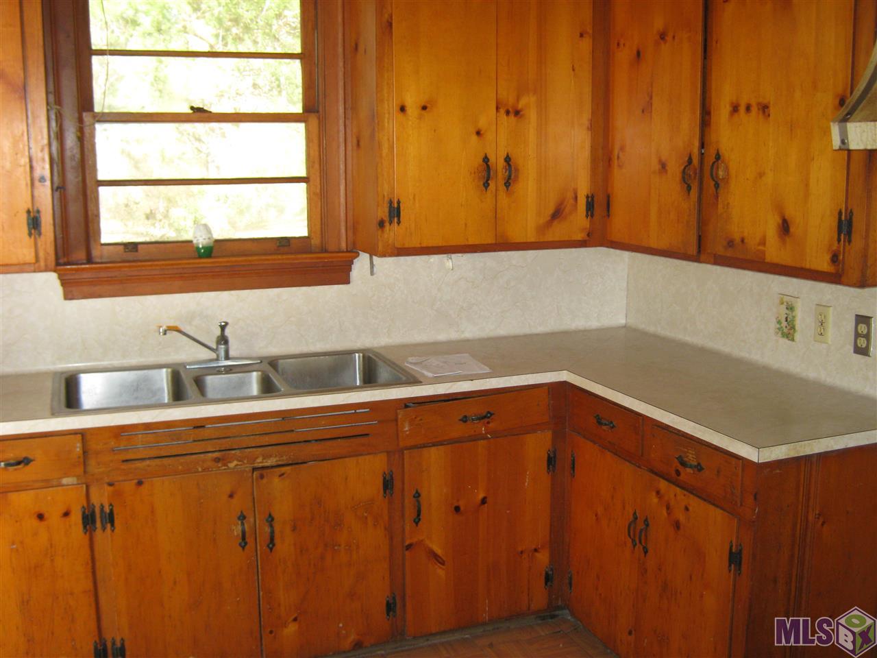 4039 Groom Road Baker, LA 70714 - Photo 3 of 10 Kitchen