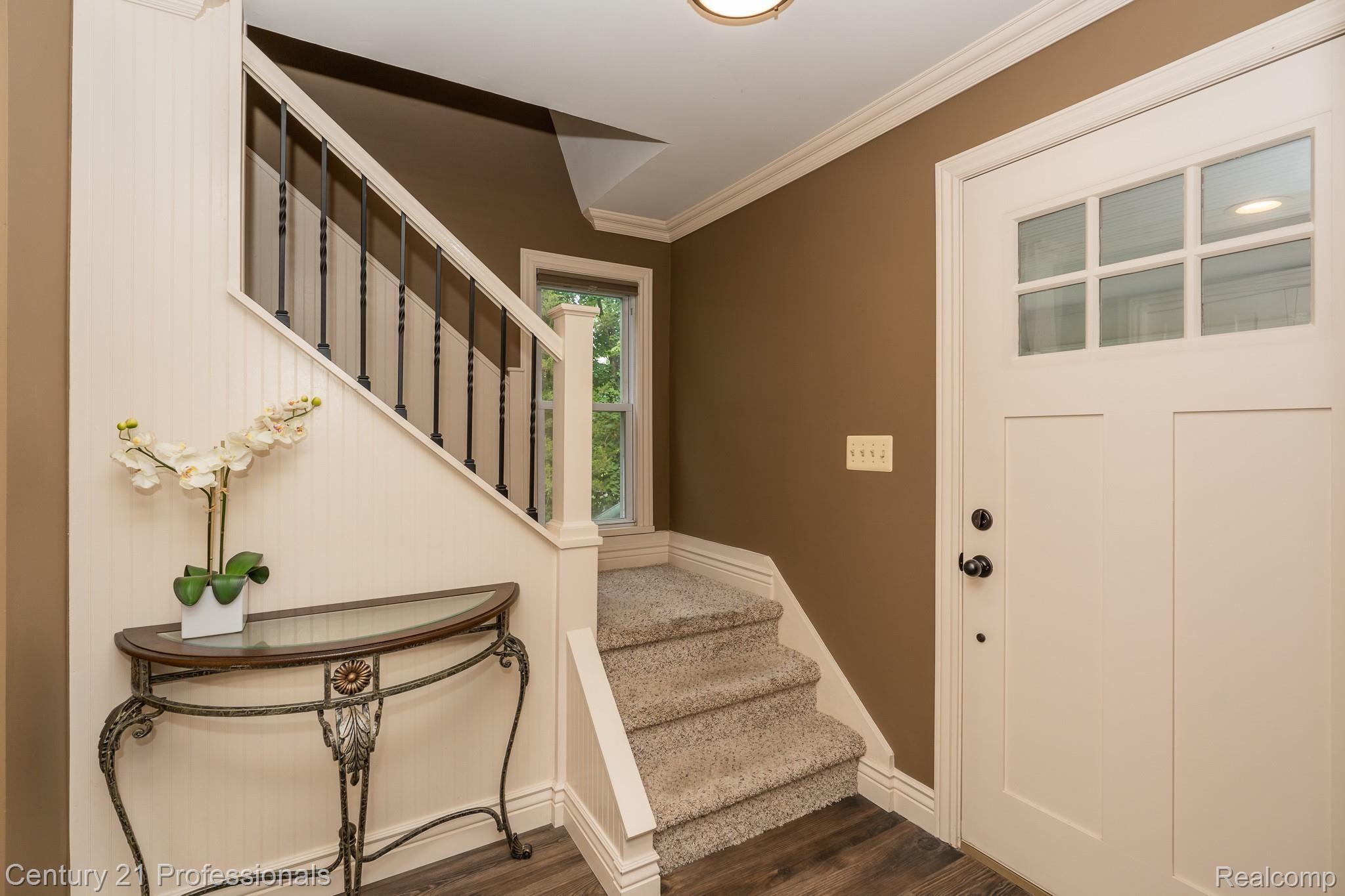 2341 West Auburn Road Rochester, MI 48309 - Photo 27 of 57 Front Door entrance