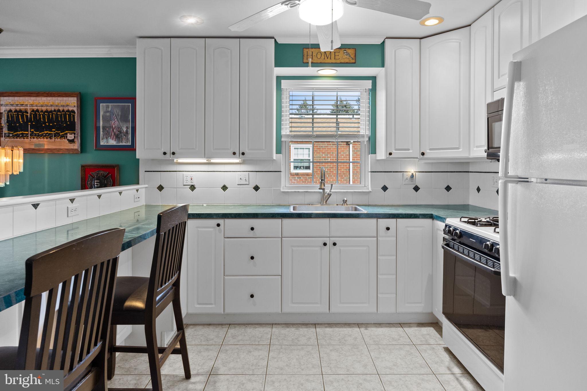 1233 Herschel Road Philadelphia, PA 19116 - Photo 11 of 27 Gallery Image 11