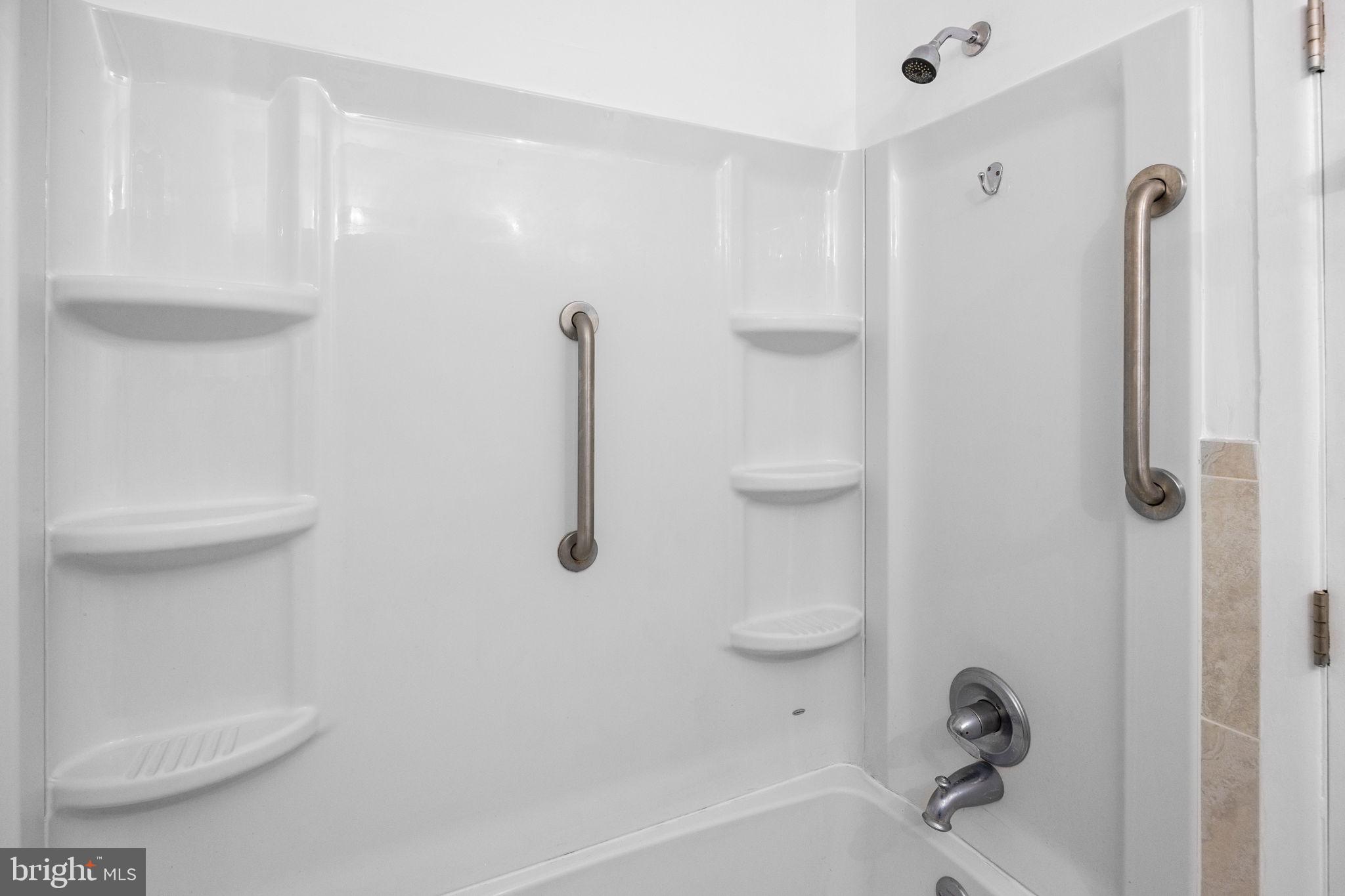 1233 Herschel Road Philadelphia, PA 19116 - Photo 15 of 27 Gallery Image 15