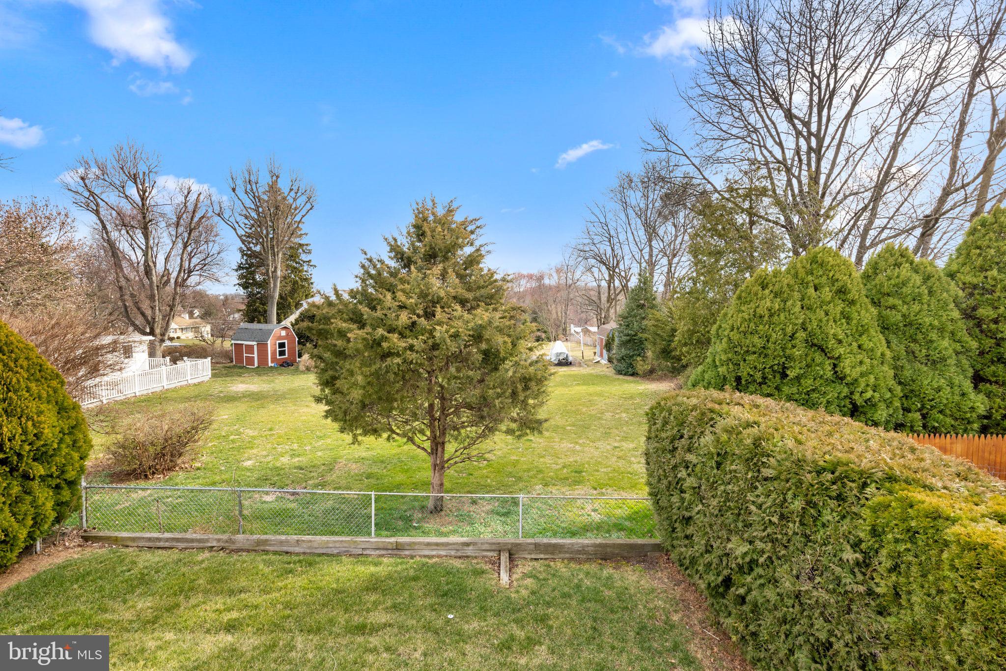 1233 Herschel Road Philadelphia, PA 19116 - Photo 20 of 27 private backyard