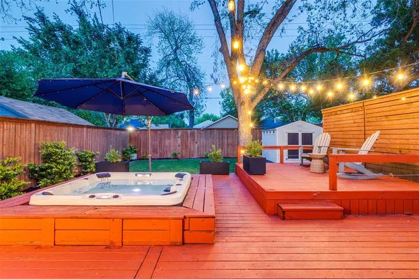 a outdoor view with sitting space