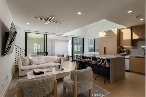 $3,200,000 | 716 Orchid Avenue, Corona del Mar, CA 92625