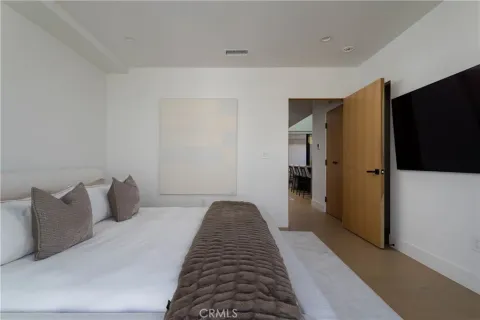 $3,200,000 | 716 Orchid Avenue, Corona del Mar, CA 92625