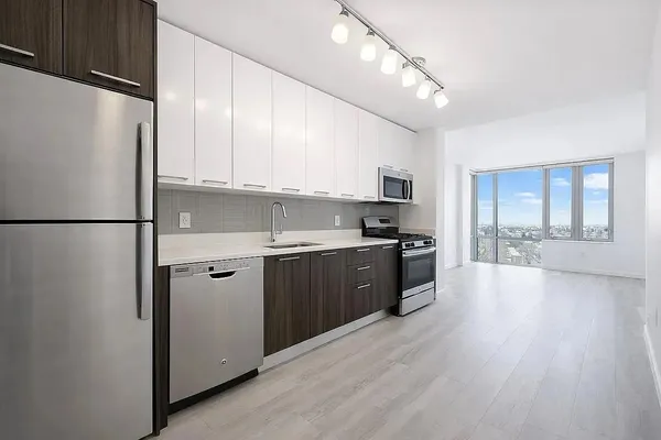 $3,358 | 1524 Sheepshead Bay Road, Unit 18J | Sheepshead Bay