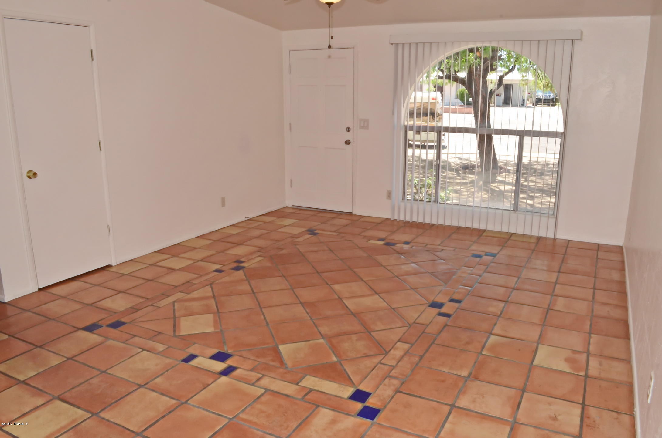 3001 South Lands End Road Tucson, AZ 85713 - Photo 3 of 28 Gallery Image 3