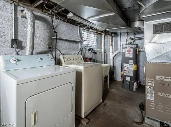 $3,700 | 239 East 4th Avenue, Roselle, NJ 07203