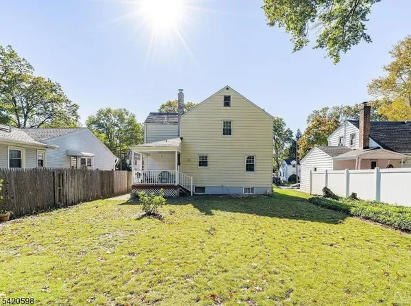 $3,700 | 239 East 4th Avenue, Roselle, NJ 07203