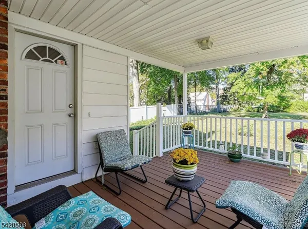 $3,700 | 239 East 4th Avenue, Roselle, NJ 07203