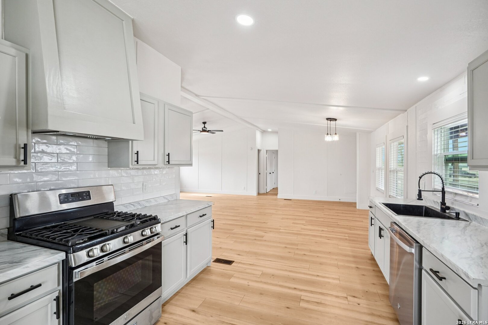 101 Natchez Street Poth, TX 78147 - Photo 14 of 38