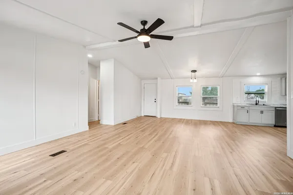 $220,000 | 101 Natchez Street, Poth, TX 78147