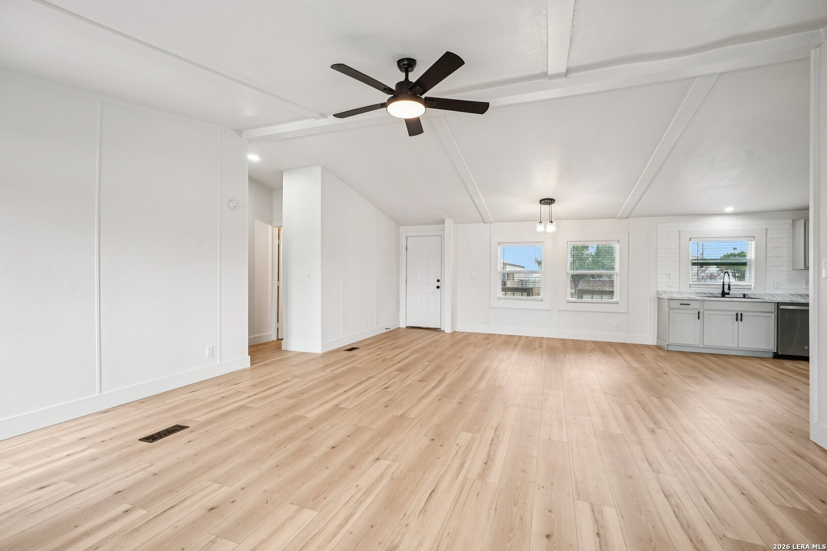 101 Natchez Street Poth, TX 78147 - Photo 8 of 38