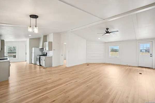 $220,000 | 101 Natchez Street, Poth, TX 78147