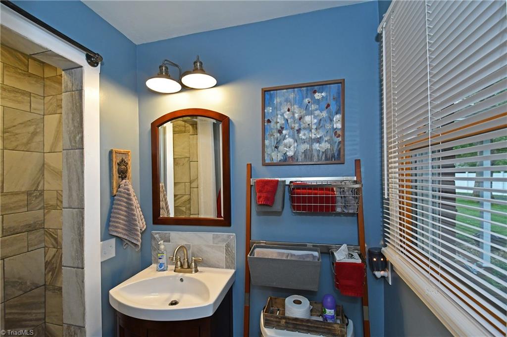 220 Old Hollow Road Rural Hall, NC 27045 - Photo 14 of 25 Gallery Image 14