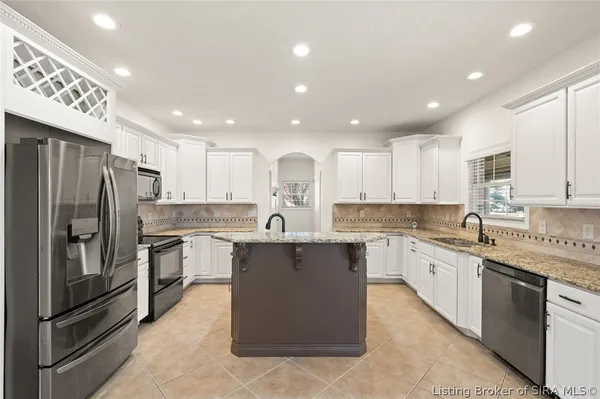 $679,000 | 3524 Lafayette Parkway, Floyds Knobs, IN 47119