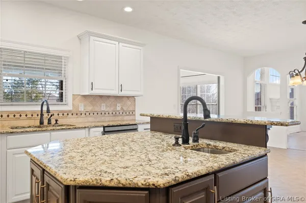 $679,000 | 3524 Lafayette Parkway, Floyds Knobs, IN 47119