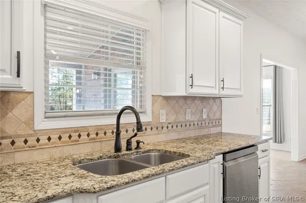 $679,000 | 3524 Lafayette Parkway, Floyds Knobs, IN 47119