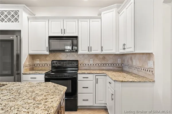 $679,000 | 3524 Lafayette Parkway, Floyds Knobs, IN 47119