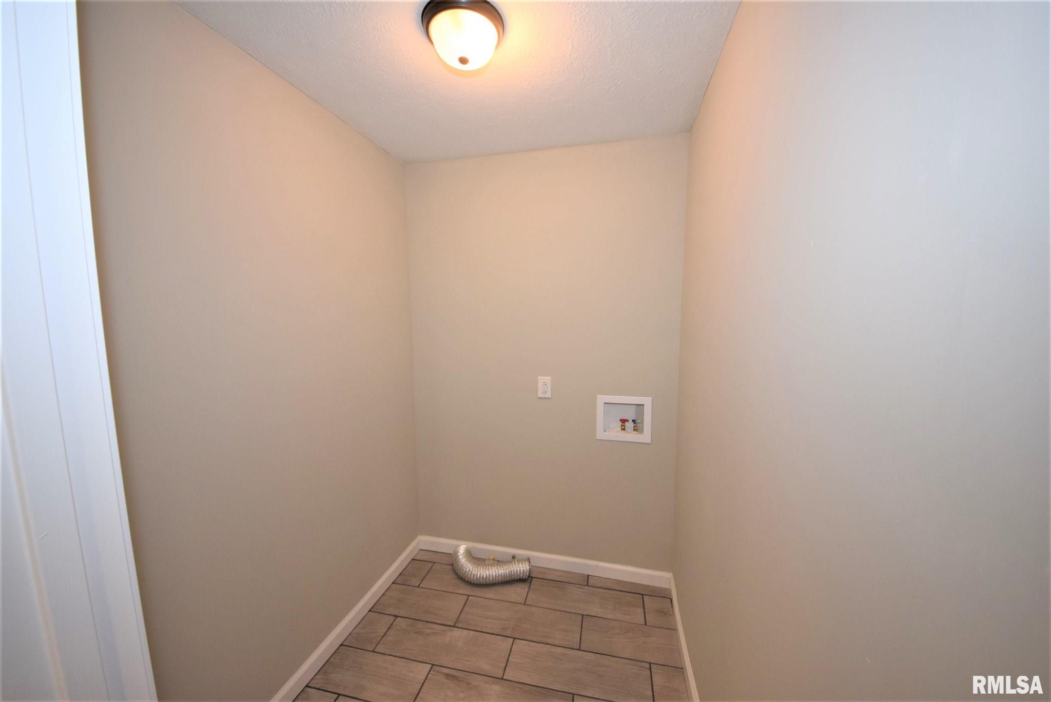 865 North Oaklane Road Springfield, IL 62712 - Photo 26 of 37