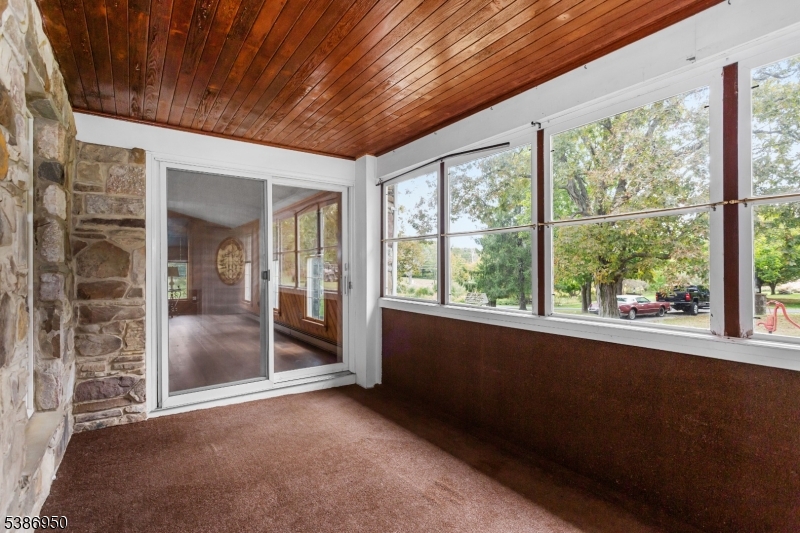 87 Glen Road Sussex, NJ 07461 - Photo 5 of 40