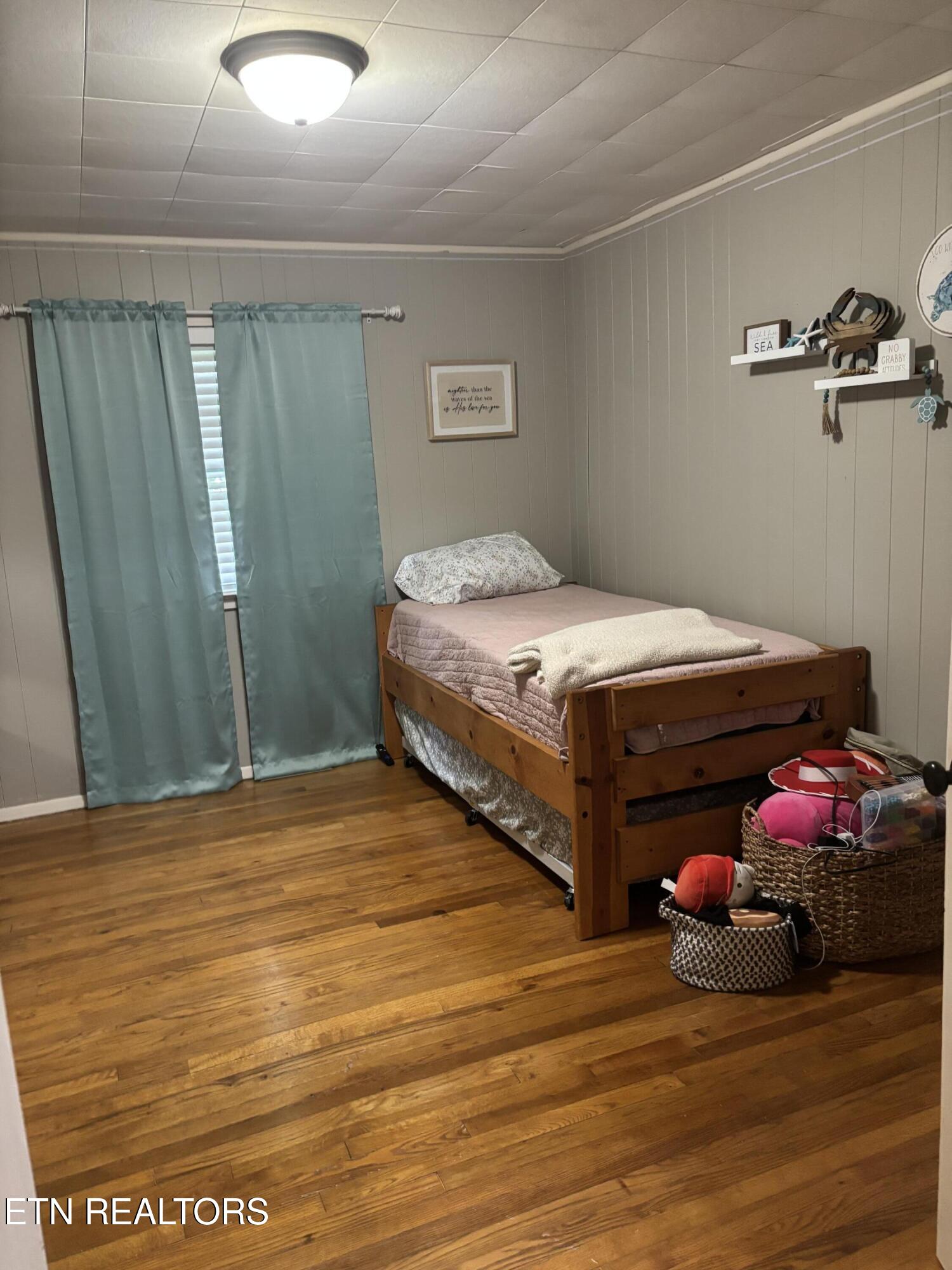 107 Porter Road Oak Ridge, TN 37830 - Photo 13 of 23 Bedroom 2