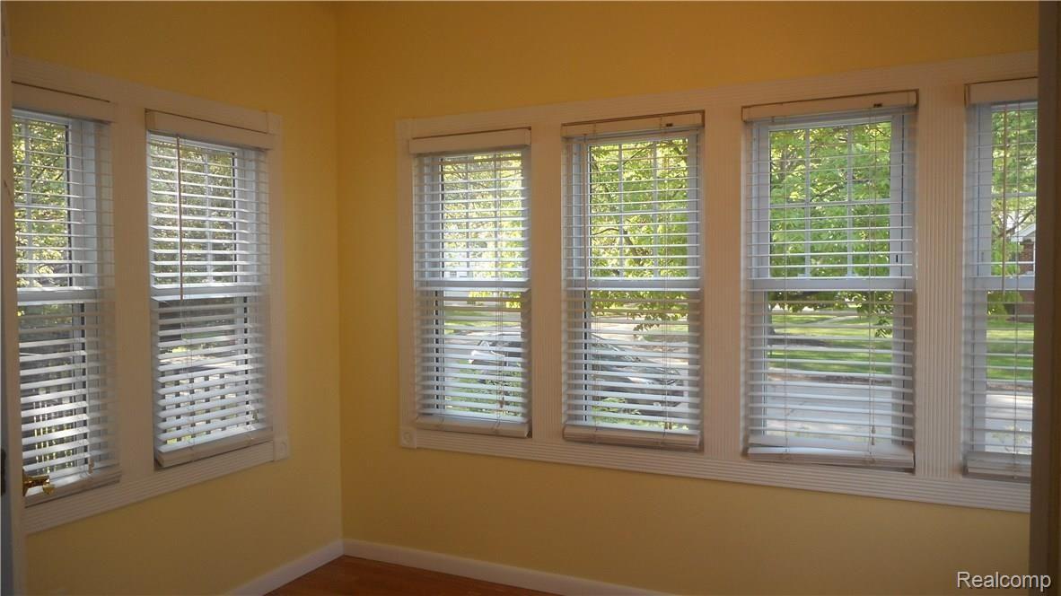 35804 John R Street Wayne, MI 48184 - Photo 8 of 80 Adorable sunroom with French doors