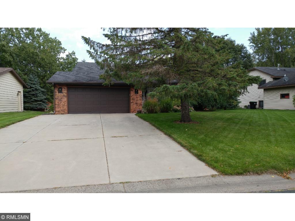 5570 Pascal Street Shoreview, MN 55126 - Photo 2 of 24 Gallery Image 2