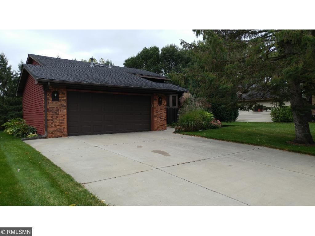 5570 Pascal Street Shoreview, MN 55126 - Photo 3 of 24 Gallery Image 3