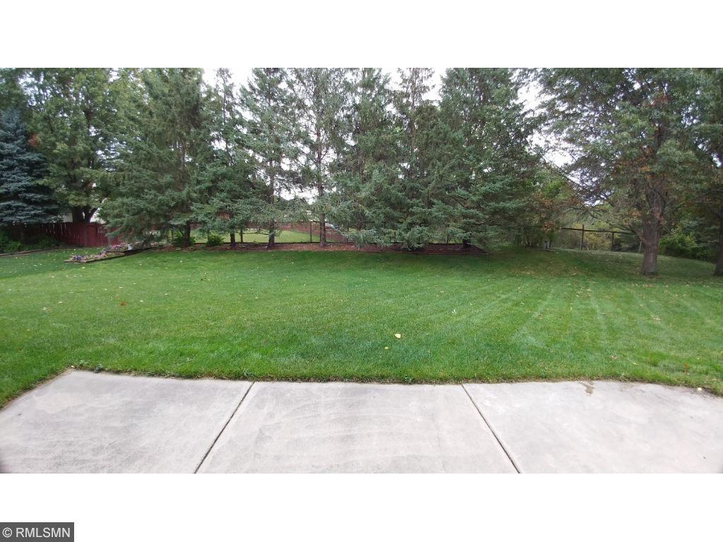 5570 Pascal Street Shoreview, MN 55126 - Photo 6 of 24 Gallery Image 6