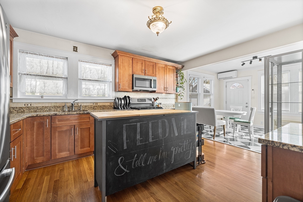 47 Pelican Road Quincy, MA 02169 - Photo 6 of 28 Gallery Image 6