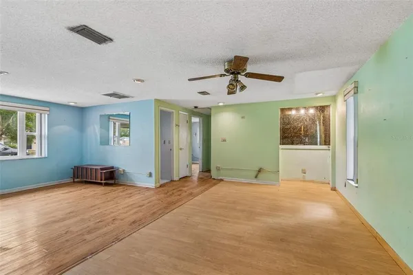 $250,000 | 5097 88th Avenue North, Pinellas Park, FL 33782