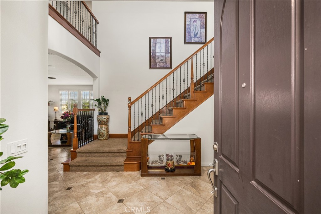 12652 Twin Peak Court Riverside, CA 92503 - Photo 6 of 55 Entry View.