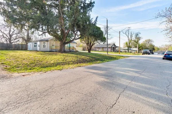 $250,000 | 5112 Rinker Road, Kansas City, MO 64129