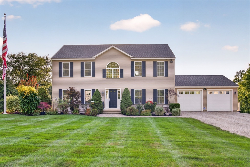 36 McIntyre Road Oxford, MA 01537 - Photo 3 of 36 Gallery Image 3
