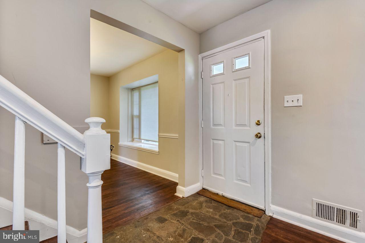 7035 Concord Road Pikesville, MD 21208 - Photo 14 of 35 Lovely entry foyer