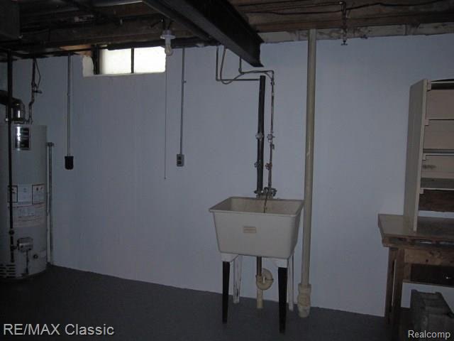 42957 Versailles Road Canton, MI 48187 - Photo 20 of 25 IMG_1101.JPG