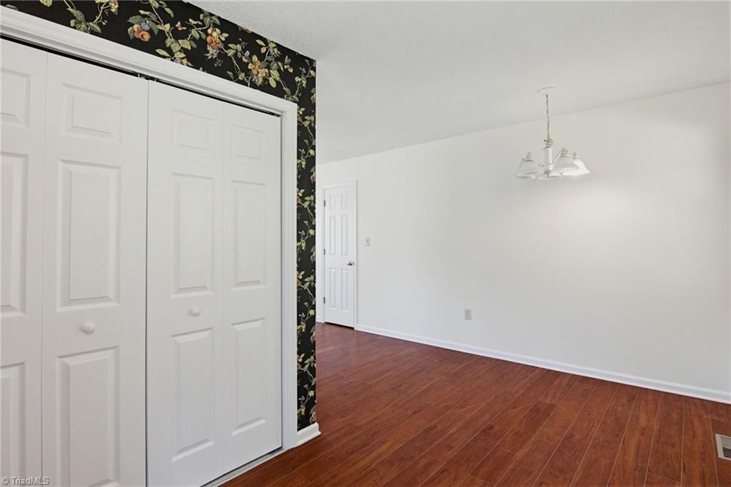 1528 Ambridge Court High Point, NC 27265 - Photo 12 of 28