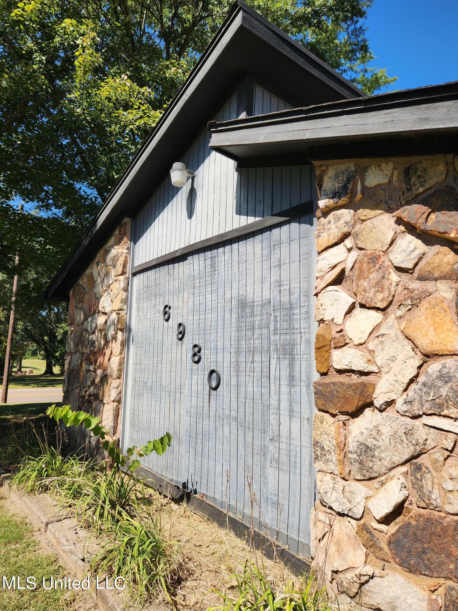 6980 River Birch Road Walls, MS 38680 - Photo 4 of 39 20220927_122641