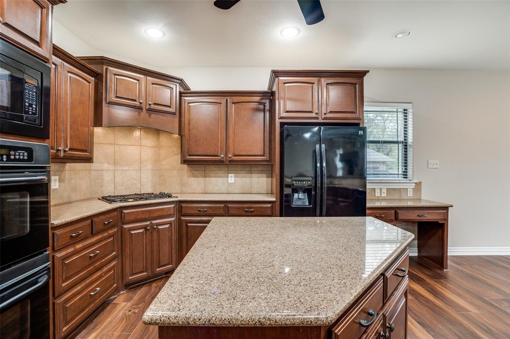 809 Longridge Drive Denton, TX 76205 - Photo 12 of 31