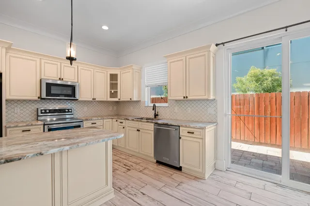 $425,000 | 995 Airport Road, Unit 25, Destin, FL 32541