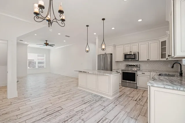 $425,000 | 995 Airport Road, Unit 25, Destin, FL 32541