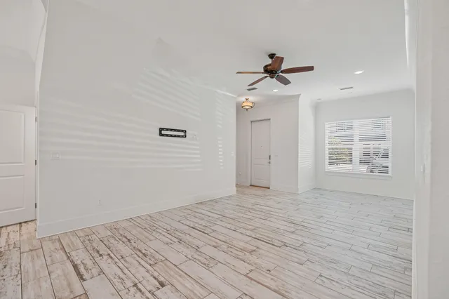 $425,000 | 995 Airport Road, Unit 25, Destin, FL 32541