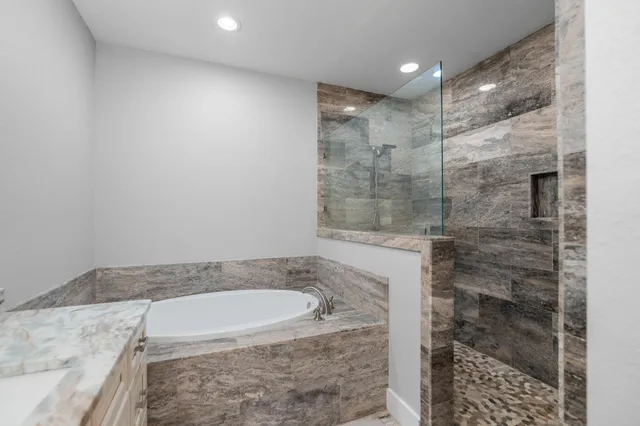 $425,000 | 995 Airport Road, Unit 25, Destin, FL 32541