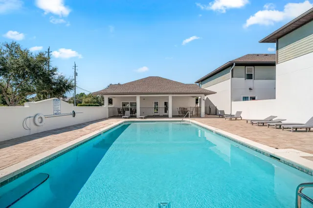 $425,000 | 995 Airport Road, Unit 25, Destin, FL 32541