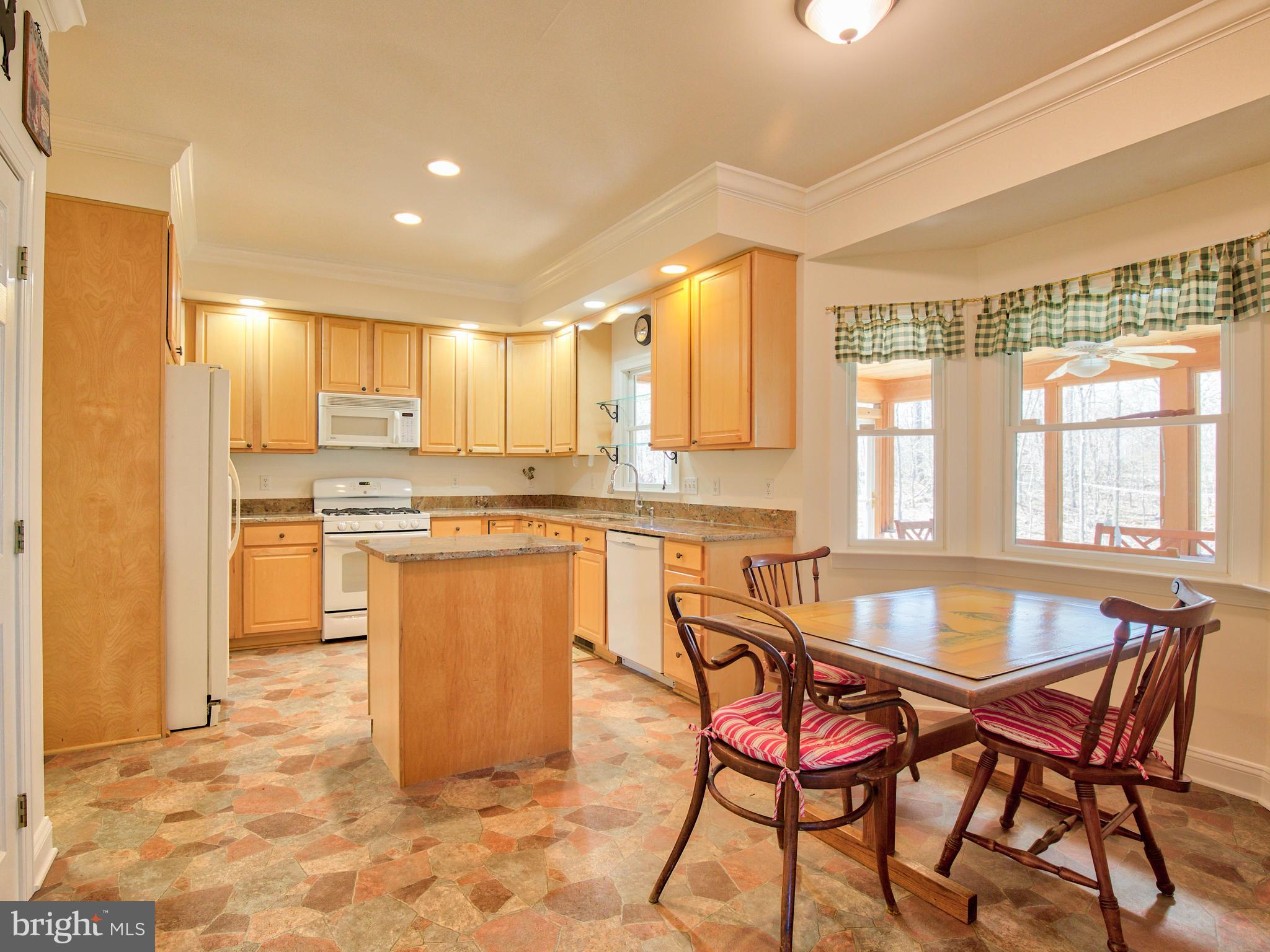 2770 Kimble Road Berryville, VA 22611 - Photo 14 of 54 EAT-IN KITCHEN