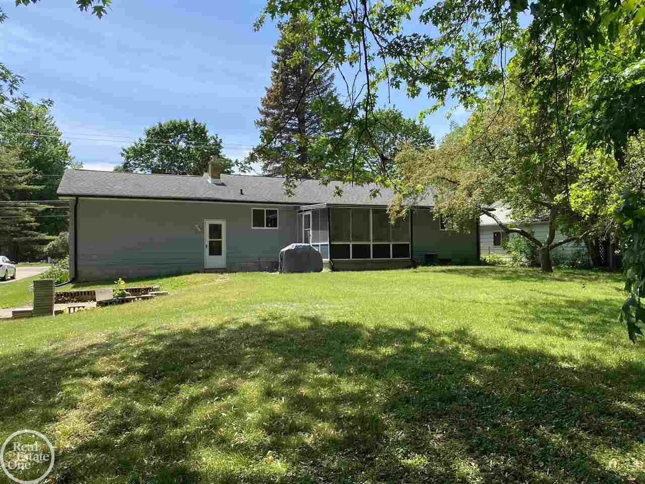 28851 Cotton Road New Baltimore, MI 48047 - Photo 22 of 24 Florida room