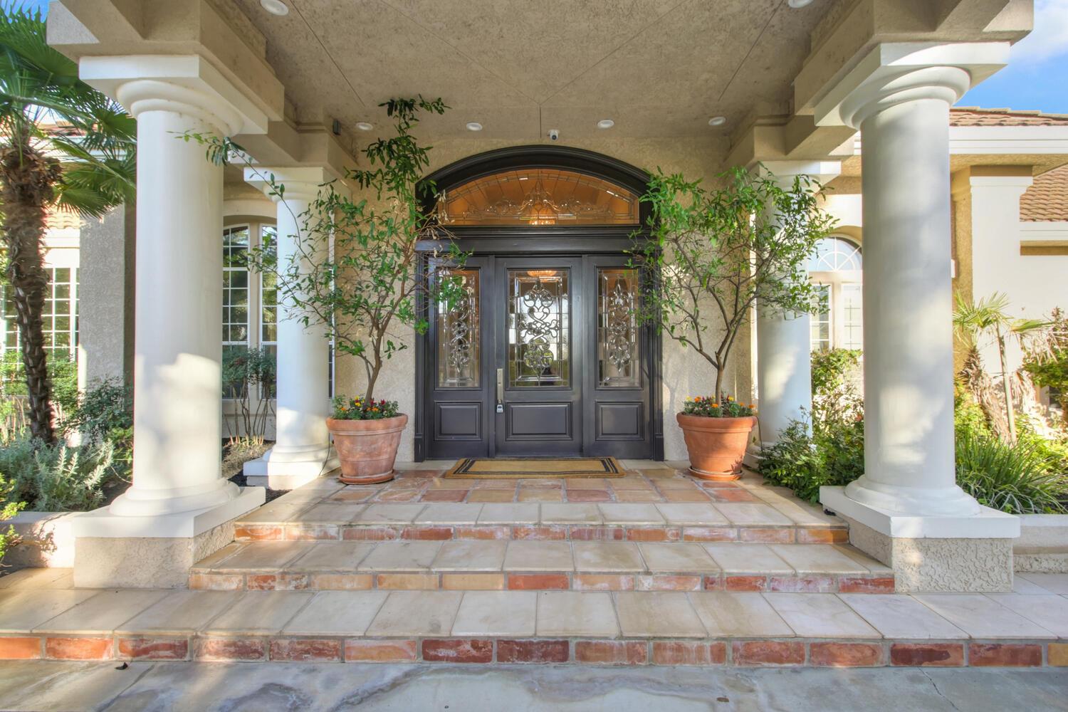 5001 Auburn Folsom Road Loomis, CA 95650 - Photo 5 of 99 a front view of a house