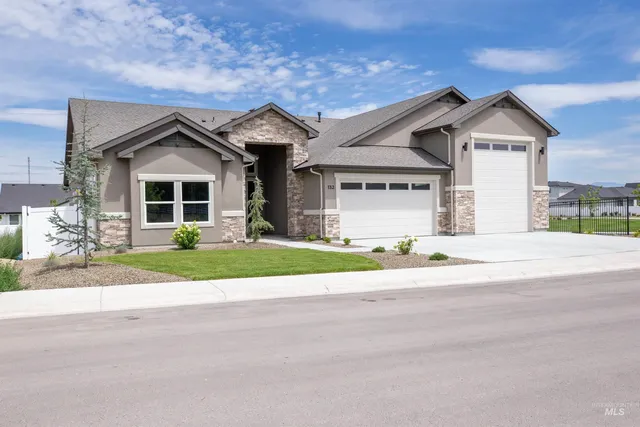 $899,900 | 132 East Heliotrope Drive, Meridian, ID 83642