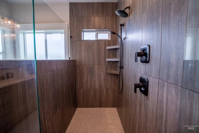 $899,900 | 132 East Heliotrope Drive, Meridian, ID 83642